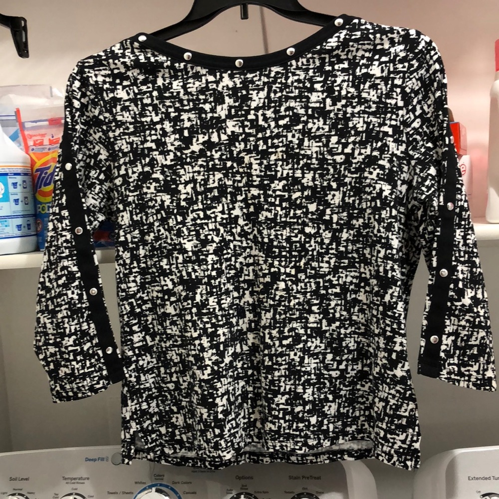 Studded black and white 3/4 sleeve shirt
